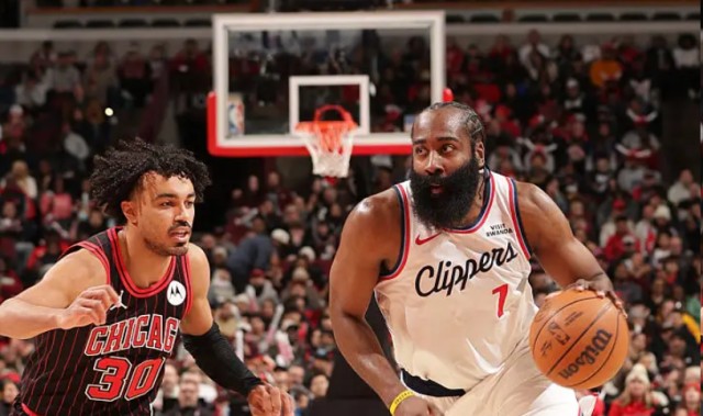 开云在线-快船惨败公牛28分 六连胜遭终结！第二节被轰45-19末节提前认输