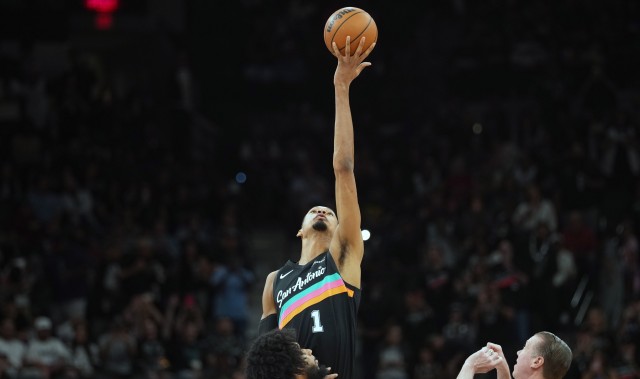 开云在线-米奇谈文班不打：他肋骨还是有点酸痛 我们认为这个决定是合适的